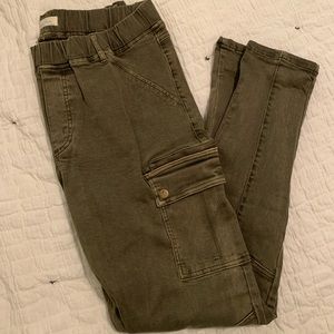 Grace and Lace Cargo Jeggings